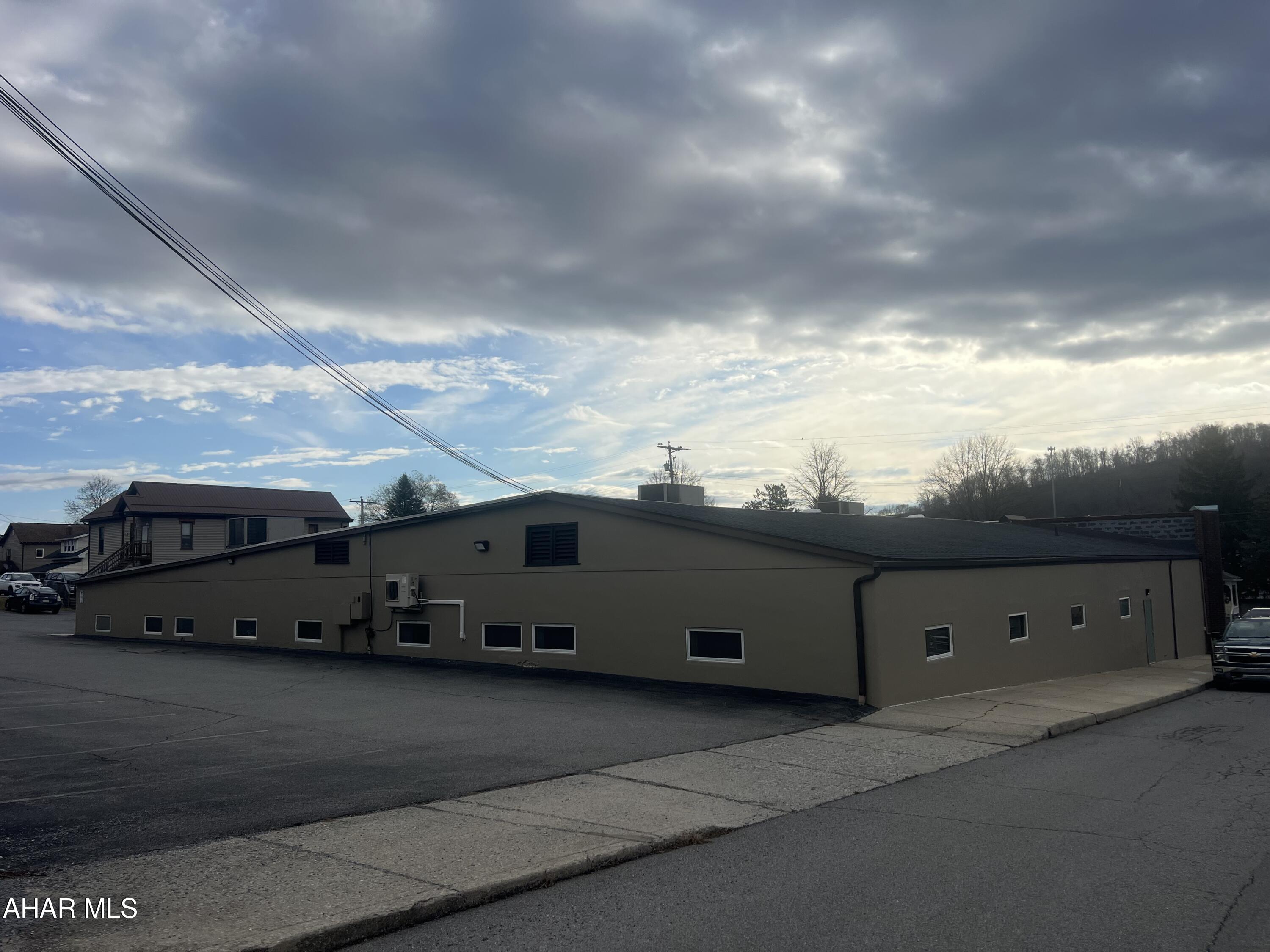 Hollidaysburg - Commercial Sale