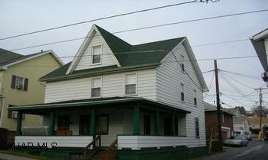 NICE 2.5 STORY. 3BR, 1 BATH, FINISHED ATTIC COULD BE 4TH BEDROOM. GFA HEAT. HARDWOOD. SOME NEW WINDOWS. HOME WARRANTY. NICE 2.5 STORY. 3 BEDROOM, 1 BATH. FINSIHED ATTIC COULD BE 4TH BEDROOM. GFA HEAT. HARDWOOD. SOME NEW WINDOWS. HOME WARRANTY.