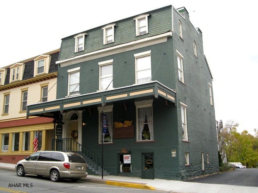 Beautifully restored Federal-style Inn and B&B located in the heart of historic downtown Bedford. Just steps away from many specialty shops. All rooms have private bath, TV, phone, internet access and much more. Two rooms have working fireplaces and others have porches. Meeting room and office space in basement. Dining space for 75 and lg rear parking lot. Includes all kitchen equipment, most furniture, liquor license and other amenities. Listed on the National Historic Registry.