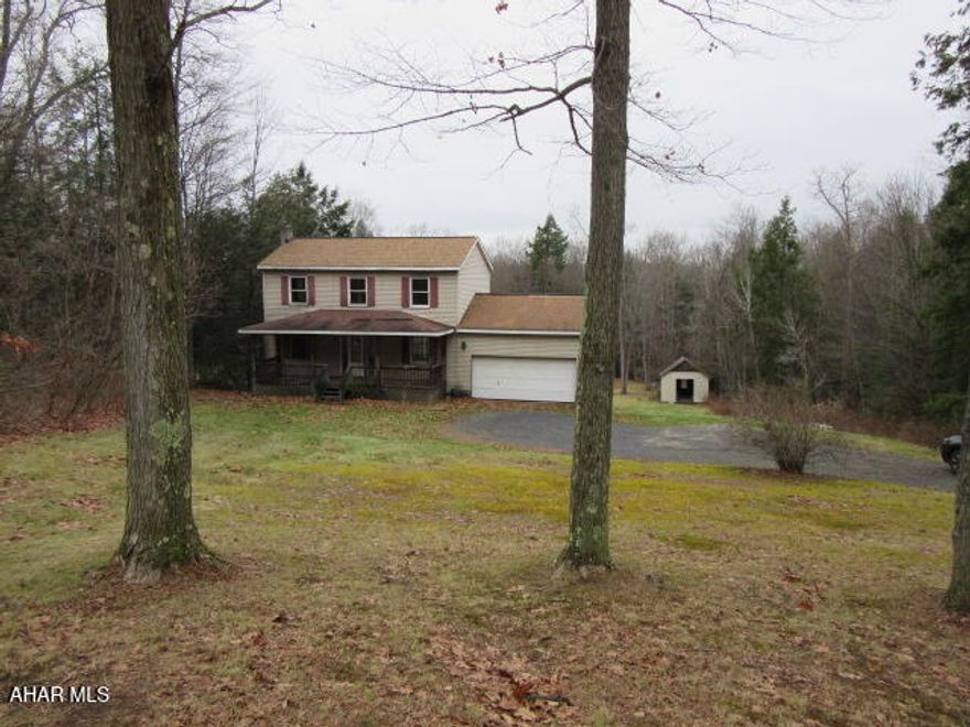 This  property has multiple offers and highest and best offers are due 
1/1/2025 11:59:00 PM Mountain Time.
Any offers received after this time may not be considered. ---1997 two story home on 1.5 acres, pond to back of property, multiple outbuildings, property is a blank canvas so bring your design ideas, kitchen cabinets and bathroom vanity have been removed, on site water and septic with unknown functionality and location, roof is believed to be original and may need replaced, private gravel road access