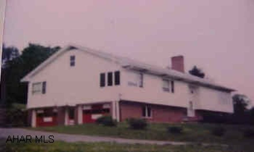 Big beautiful bilevel on 2.56 private acres.  2 FP, new roof, central vac, lots of big windows.  FR with FP.Fantastic view.  Motivated sellers will look at offers!DIRECTIONS:  I99 to Freedom Junction.  At intersection, turn R toward Claysburg.  Take R @ flashing light, R onto 164, L to Kelly Lane.