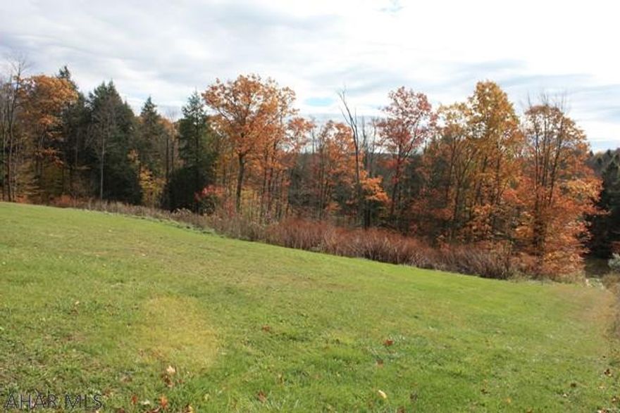 Here's your opportunity to build your dream home in S&P Estates! (Otherwise known as Crestwood) Beautiful neighborhood with partially wooded area. Undeveloped land behind lots. Gradual sloping allows home designs with walk-out basements. Don't pass this opportunity up. There's a second lot that could be purchased to enlarge your living space.