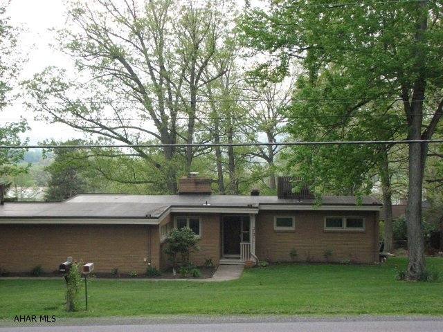 Old 6th Avenue - Residential