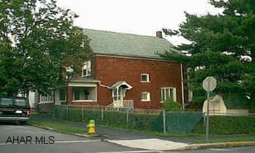 Presently Duplexed - Could Easily Be Converted To Single - Family Home.  Nice Corner Lot, Brick House, Fenced Yard, Shed, Garage, Roof, and Furnace Less Than 10 Years.  Separate Water and Electric. Presently Duplexed - Could Easily Be Converted To Single - Family Home.  Nice Corner Lot, Brick House, Fenced Yard, Shed, Garage, Roof, and Furnace Less Than 10 Years.  Separate Water and Electric.