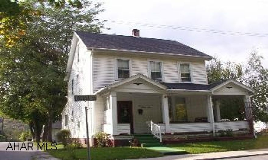 Charming 3 bedroom home.  First floor family room, garage.  On nice 60x132 corner lot.  Possible delayed possession.