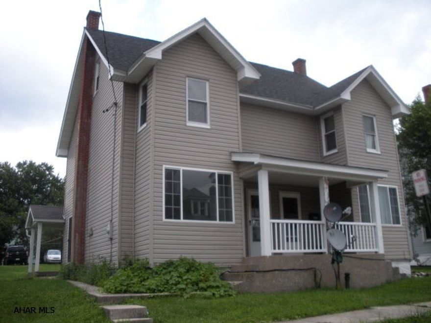 2 BR, LR, Dining, EIK. with large finished 3rd floor. no appliances, w/d hookup. Off street parking. Yard. Oil heat, tenant pays all utilities.