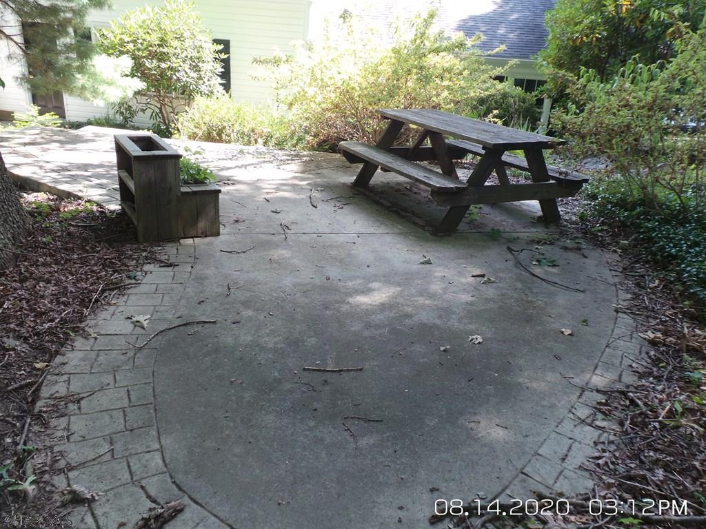 Hickory Hills - Residential