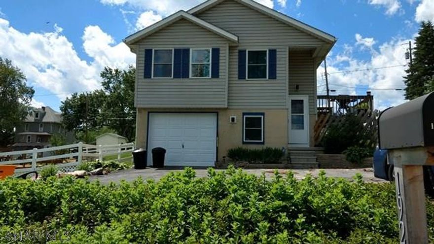 This house is perfect! Nice open floor plan and large family room. Situated on a large fenced in corner lot with a gorgeous view.