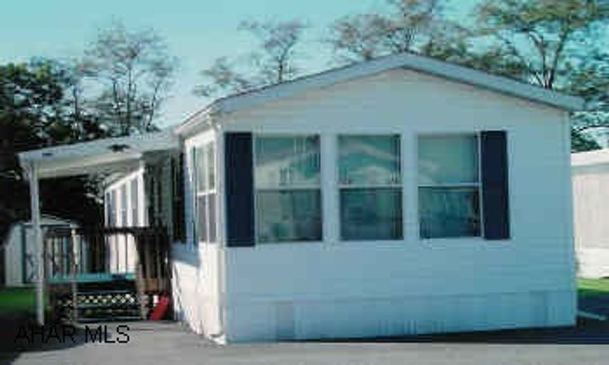 14' X 80' Fleetwood Mobile Home  3 BR - 2 Baths - ALL appliances included