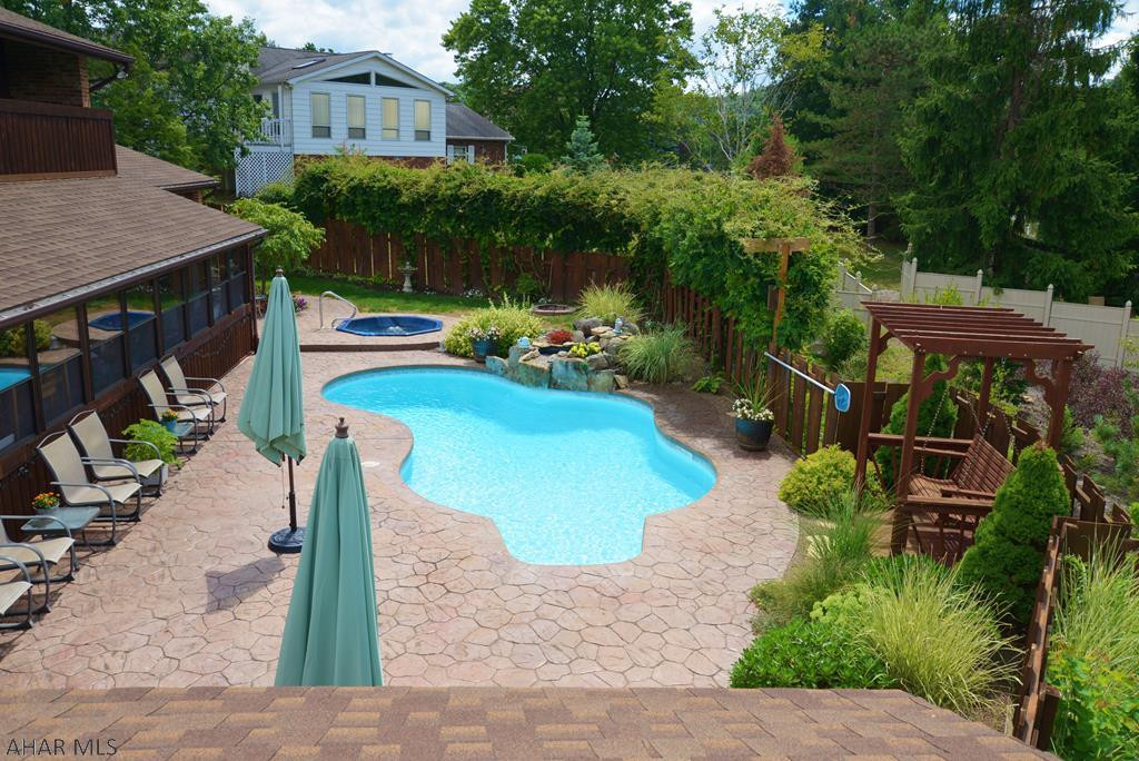 Holliday Heights - Residential