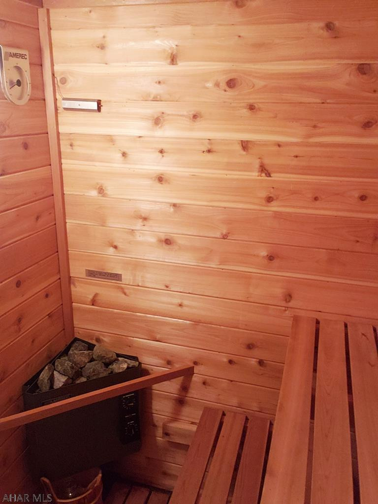 Holliday Heights - Residential