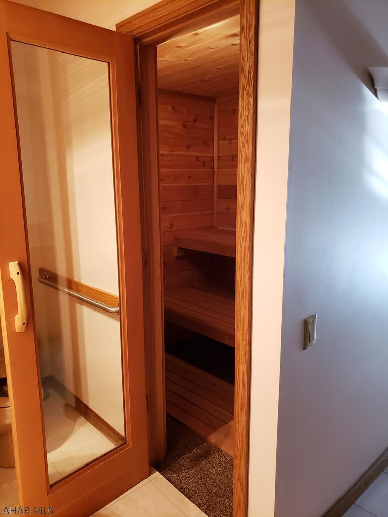 Holliday Heights - Residential