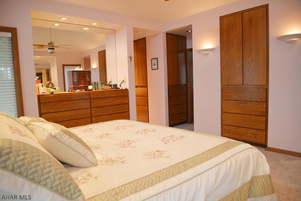 Holliday Heights - Residential