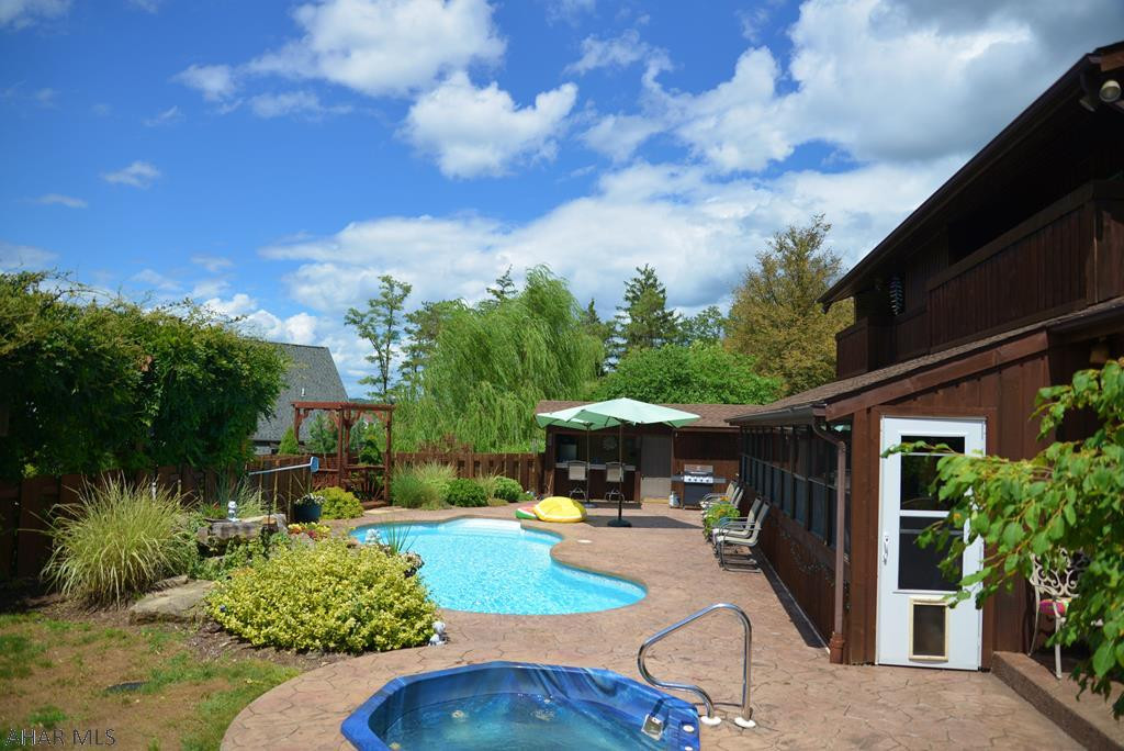 Holliday Heights - Residential