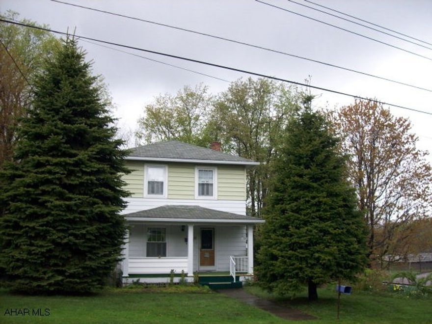 Cozy and very well maintained 3 BR, 1.5 BA home, breakfast nook, integral garage, all newer windows, large lot.  This is a real cutie!  Motivated seller wants offer!