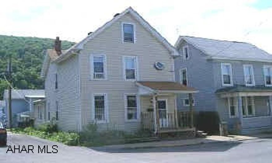 VINYL SIDED, THERMOPANE WINDOWS. NICELY REMODELED 2.5 STORY, 3RD FLOOR FINISHED BR, FENCED YARD.