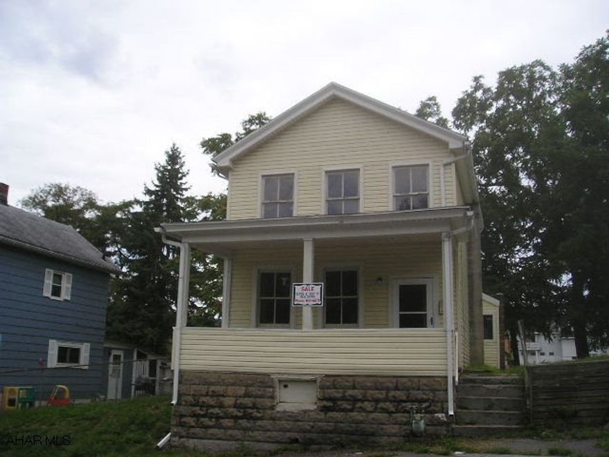 Includes additional 30'X120' lot at 1504 17th Avenue for $1.00.   Fresh paint, clean and read to go.  Agent Owned.