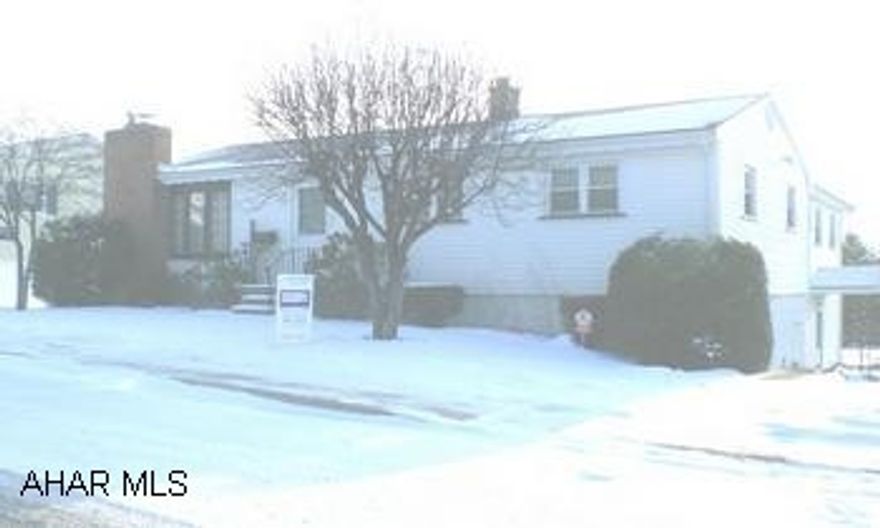 4 BR, 3 FULL BATH, REAR PATIO W/ GREAT PANORAMIC VIEW OF THE VALLEY! ALTOONA/PLEASANT VALLEY-ONE OF A KIND! FOUR BR, 3 FULL BATH, FAMILY ROOM W/ GAS FP AND 2 CAR GARAGE.  KIT APPLIANCES INCLUDED.