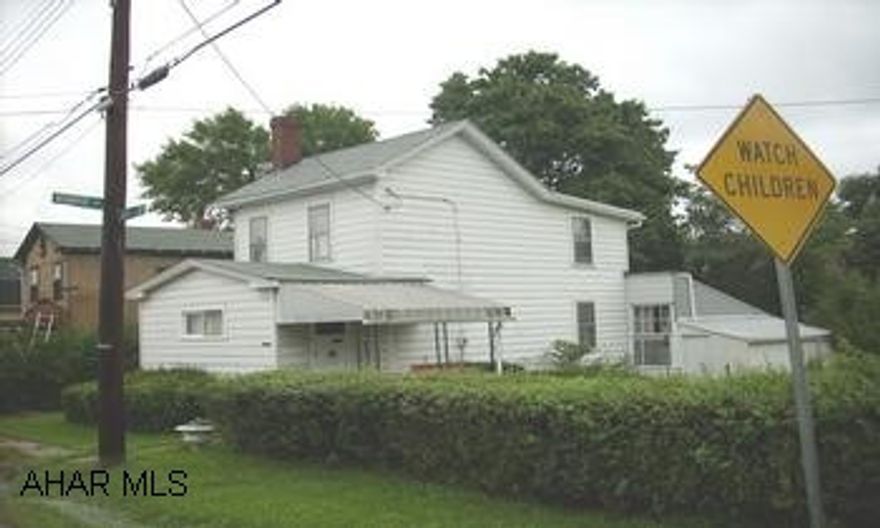 2 STORY W/ ATT. GARAGE. WONDERFUL LOCATION FOR THIS 3 BEDROOM (1 CAPTIVE) HOME IN PLEASANT VALLEY. ALUM. SIDED W/ NEWER ROOF (EXCEPT FRONT) LR HAS ELEC. FIREPLACE. GREAT YARD.