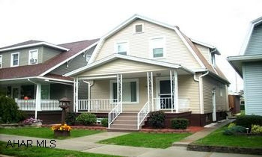 2 STORY FRAME WITH DETACHED GARAGE. CHARMING 2 BEDROOM WITH EVERYTHING IN TIP TOP CONDITION. LARGE OAK KITCHEN. 1ST FLOOR LAUNDRY WITH 3/4 BATH. BASEMENT FAMILYROOM WITH 3/4 BATH 7 COMPUTER ROOM. LARGE DECK PORCH.