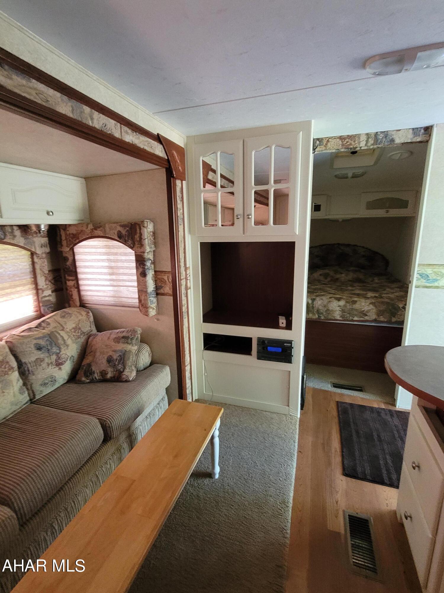 Glendale Yearound - Residential