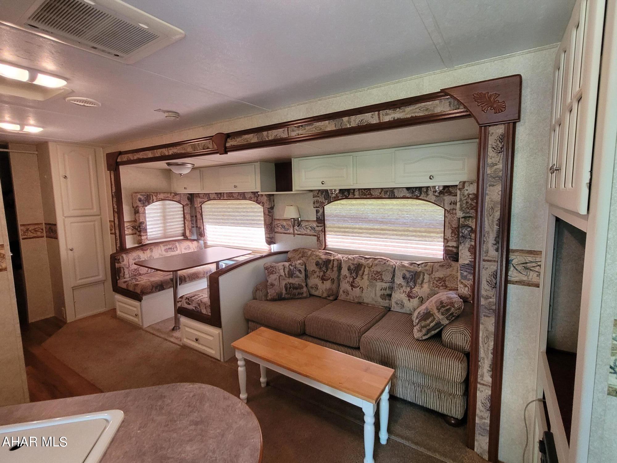 Glendale Yearound - Residential