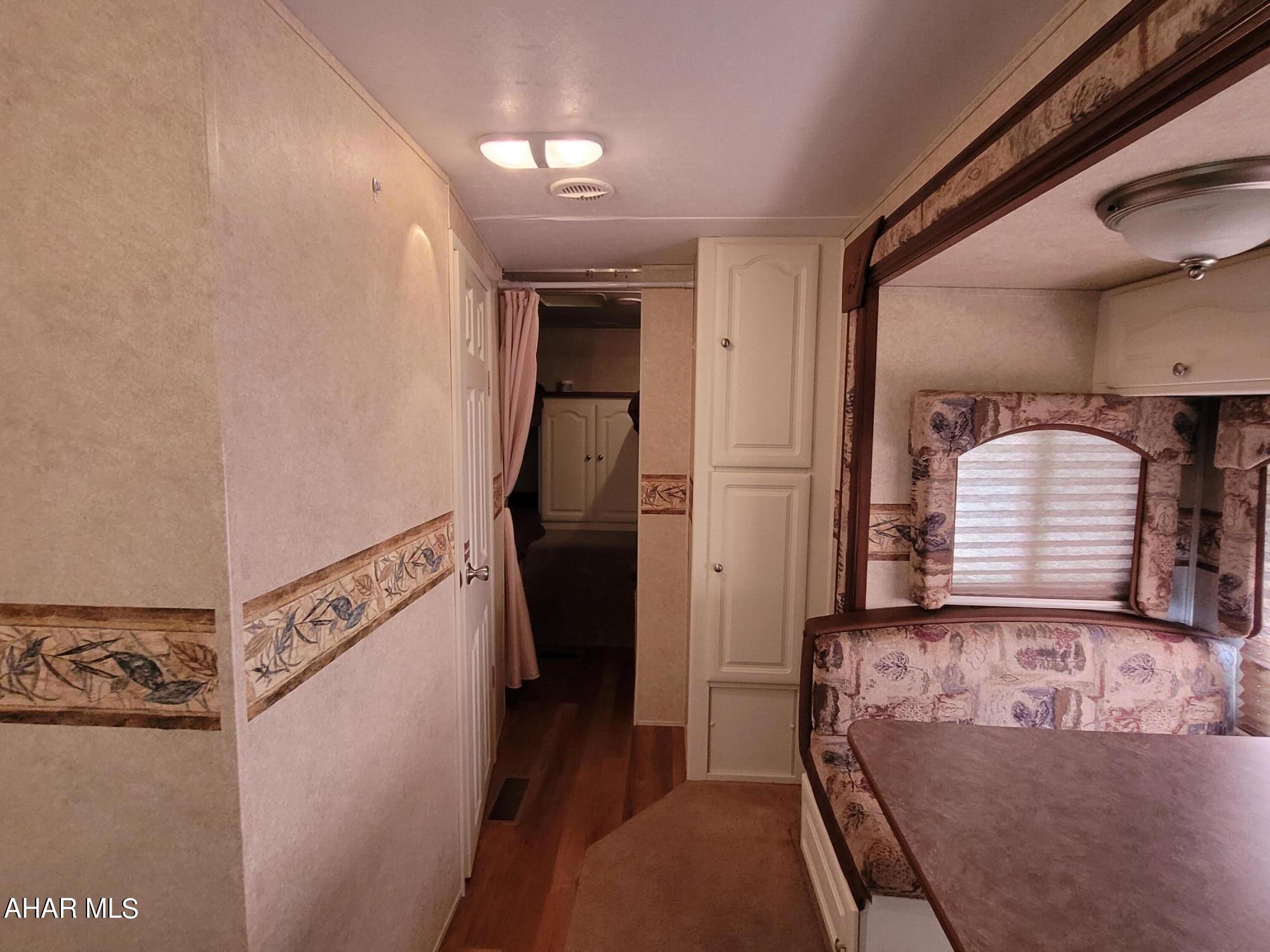 Glendale Yearound - Residential