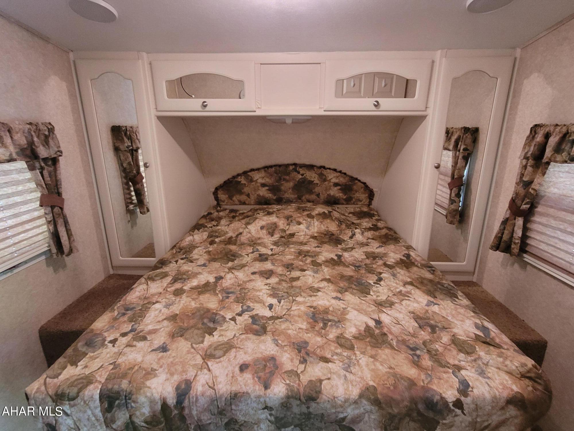 Glendale Yearound - Residential