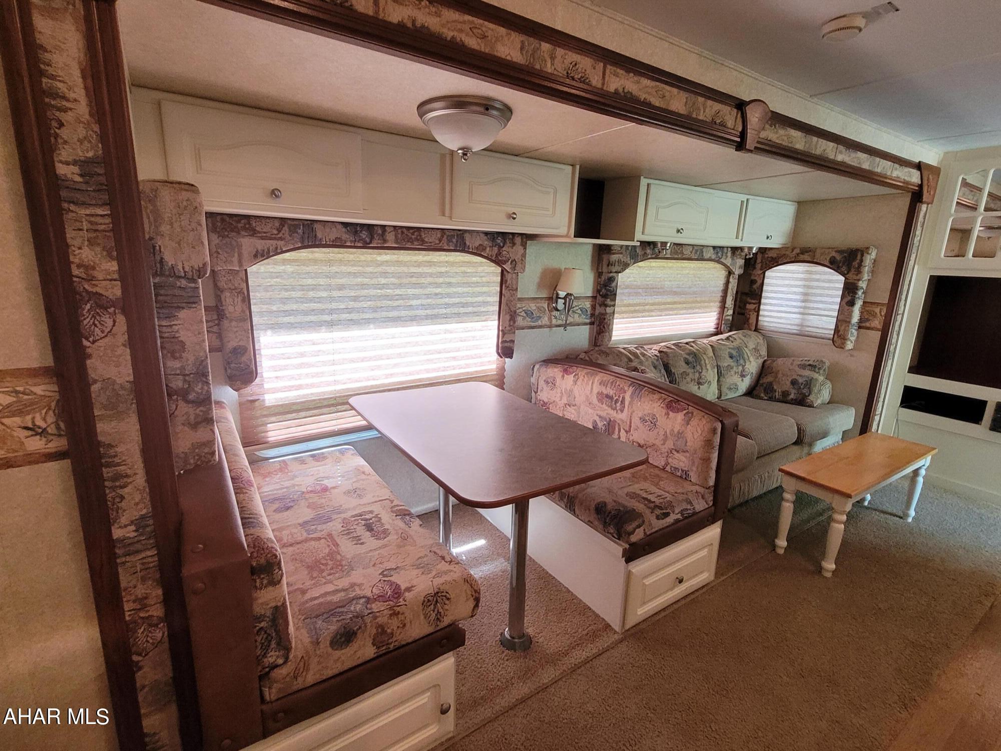 Glendale Yearound - Residential