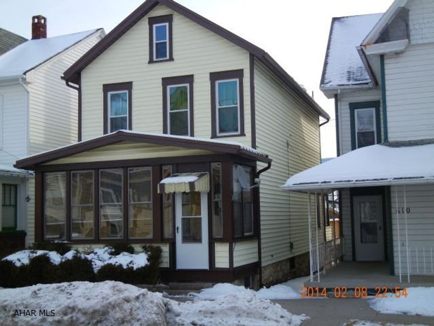 Great starter home!  3 bedrooms, 1 full bath, 2 stall detached garage, living room, dining room, kitchen, bonus room (could be 4th bedroom), all on a 25 x 120 lot!  At asking price of $45,000, seller will reimburse buyer the required 5% down money and pay all closing costs.  Property has new metal roof, new gutters and down spouts, new rear deck, new garage door opener, 95% efficient forced hot air furnace, new hot water tank, new windows, new carpet, and new front entry storm door.