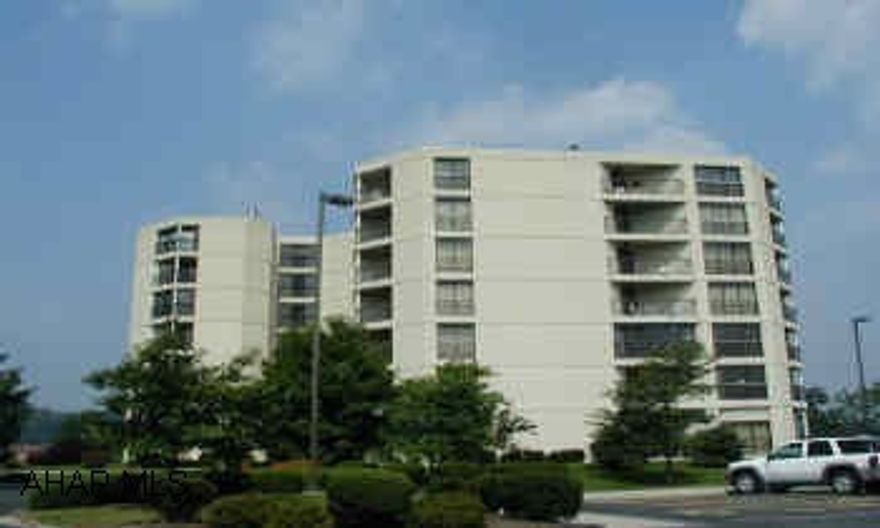 NEW REFRIGERATOR AND HOT WATER HEATER.  END UNIT WITH 3 BALCONIES WITH A TERRIFIC VIEW.  MOUNTAIN SIDE.  ASSOCIATION FEE INCLUDES WATER, SEWER, TRASH, LAWN AND COMMON AREAS.