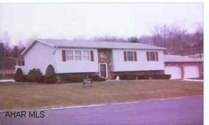 Mint condition.  Large level corner lot. Mint condition.  Large level corner lot.