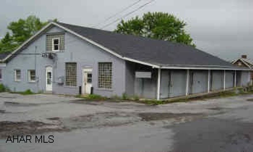 2-Buildings on 1 Acre, 8300 sq ft & 5000 Sq ft., Loading Dock,  5 Bays, Refrigerator, Owner will consider  Lease