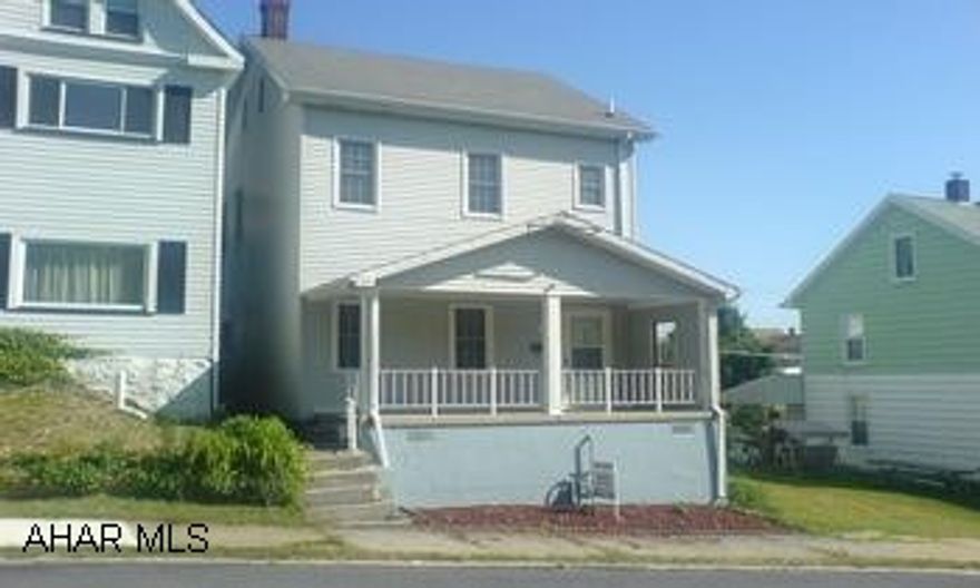 NICE QUIET NEIGHBORHOOD! Newer thermo windows, siding, furnace, and central air. Entire house is drywall. 4 bedrooms, family room, 1st floor laundry, pre-plumbed for possible 2nd bath on back porch if enclosed. NICE QUIET NEIGHBORHOOD! Newer thermo windows, siding, furnace, and central air. Entire house is drywall. 4 bedrooms, family room, 1st floor laundry, pre-plumbed for possible 2nd bath on back porch if enclosed.