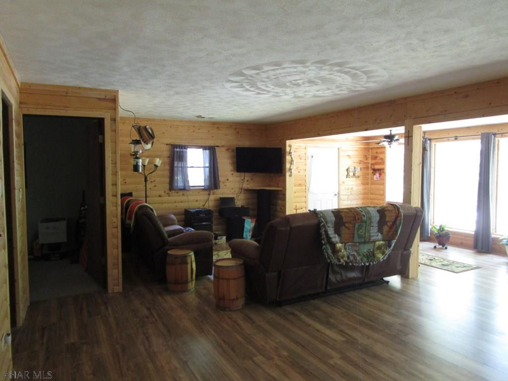 Glendale Yearound - Residential