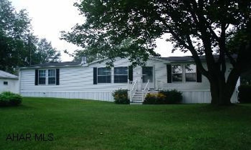 3 bedroom, 2 bath, 28x60 doublewide on own large lot. Featuring oversized 2 car garage with work shop area, camper carport, and shed. 3 bedroom, 2 bath, 28x60 doublewide on own large lot. Featuring oversized 2 car garage with work shop area, camper carport and shed.