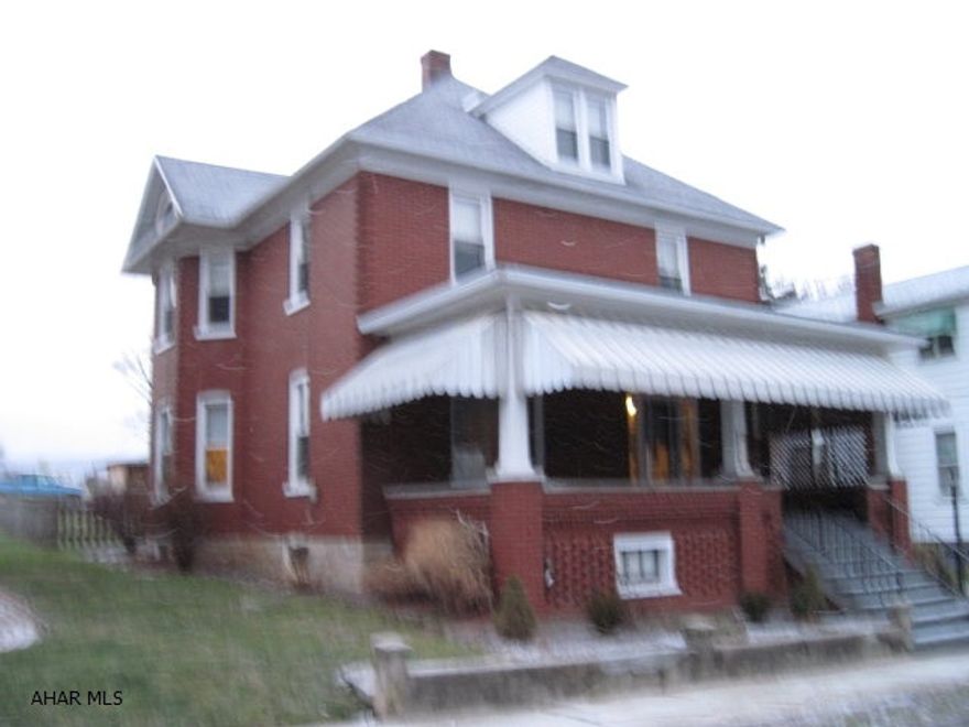 This home located in Roaring Spring, 4 bedroom, new full bath, kitchen, 3/4 bath. Freshly painted living room, dining room, foyer. Ceramic tile, carpet, hardwoods/pergo. Finshed attic could be office or 5th bedroom or both. A lot of storage. Fenced backyard, Shed. Gravel parking in rear. A nice place to call home.