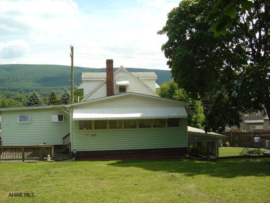 3 to 4 Bedroom Home. 3 1/2 Baths. Large level lot 125 x 120. 2 Garages. Lots of potential.