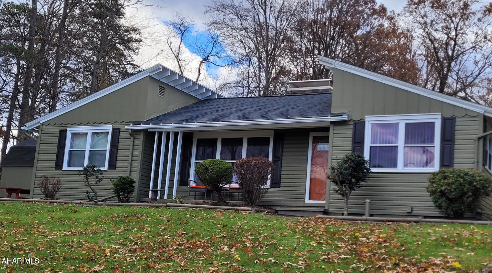 Lakewood Manor - Residential