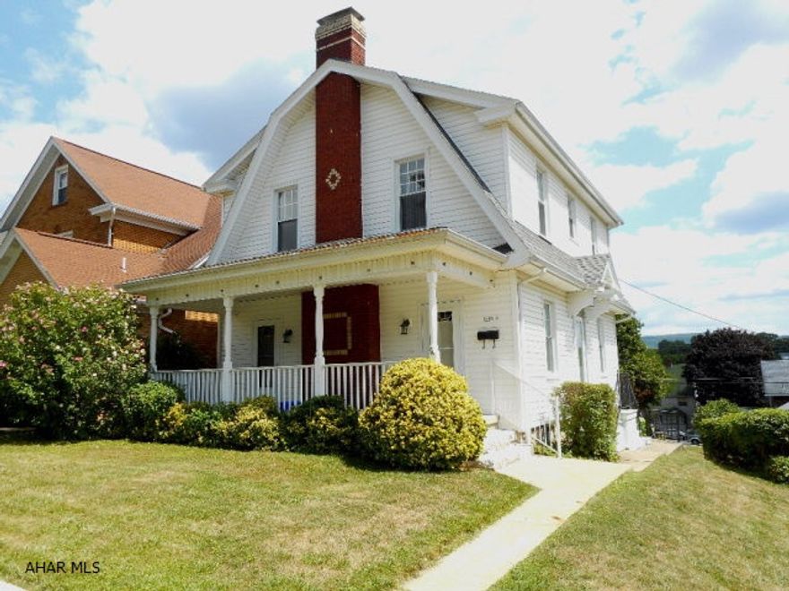 Well maintained 3 bedrm, 2.5 bath home on a double lot in Fairview. Large living rm with brickfireplace, dining rm, updated kitchen w/all appliances. Powder room off kitchen. Vinyl sided, newerwindows and hardwood floors. Nice covered front and back porch.