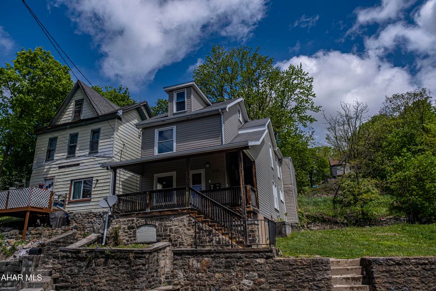 Calling all investors. Great opportunity for a multi unit. Separate utilities. One bedroom and  1 bath on the first floor. Second floor has 2 bedrooms 1 bath.