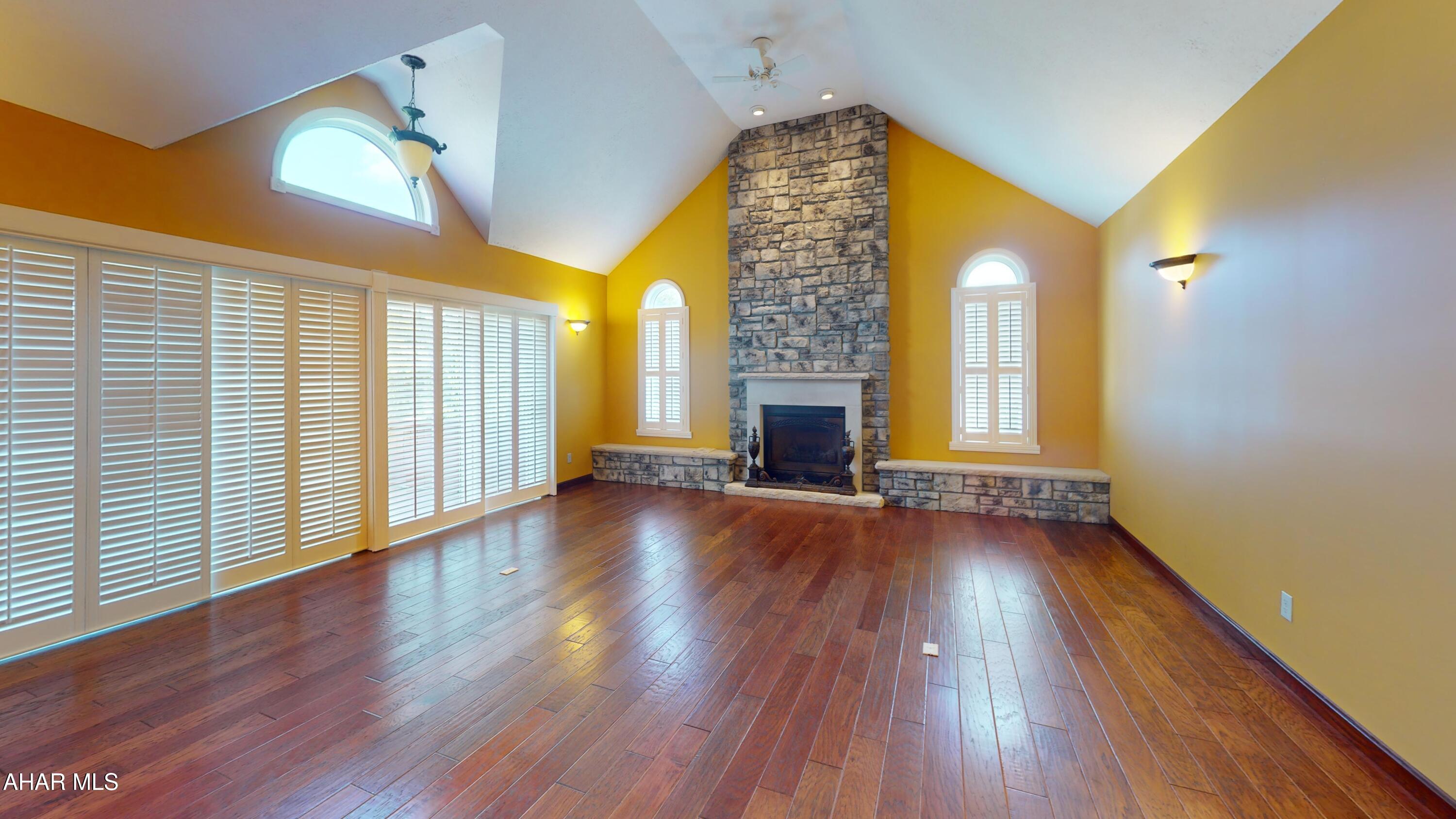 Holliday Heights - Residential