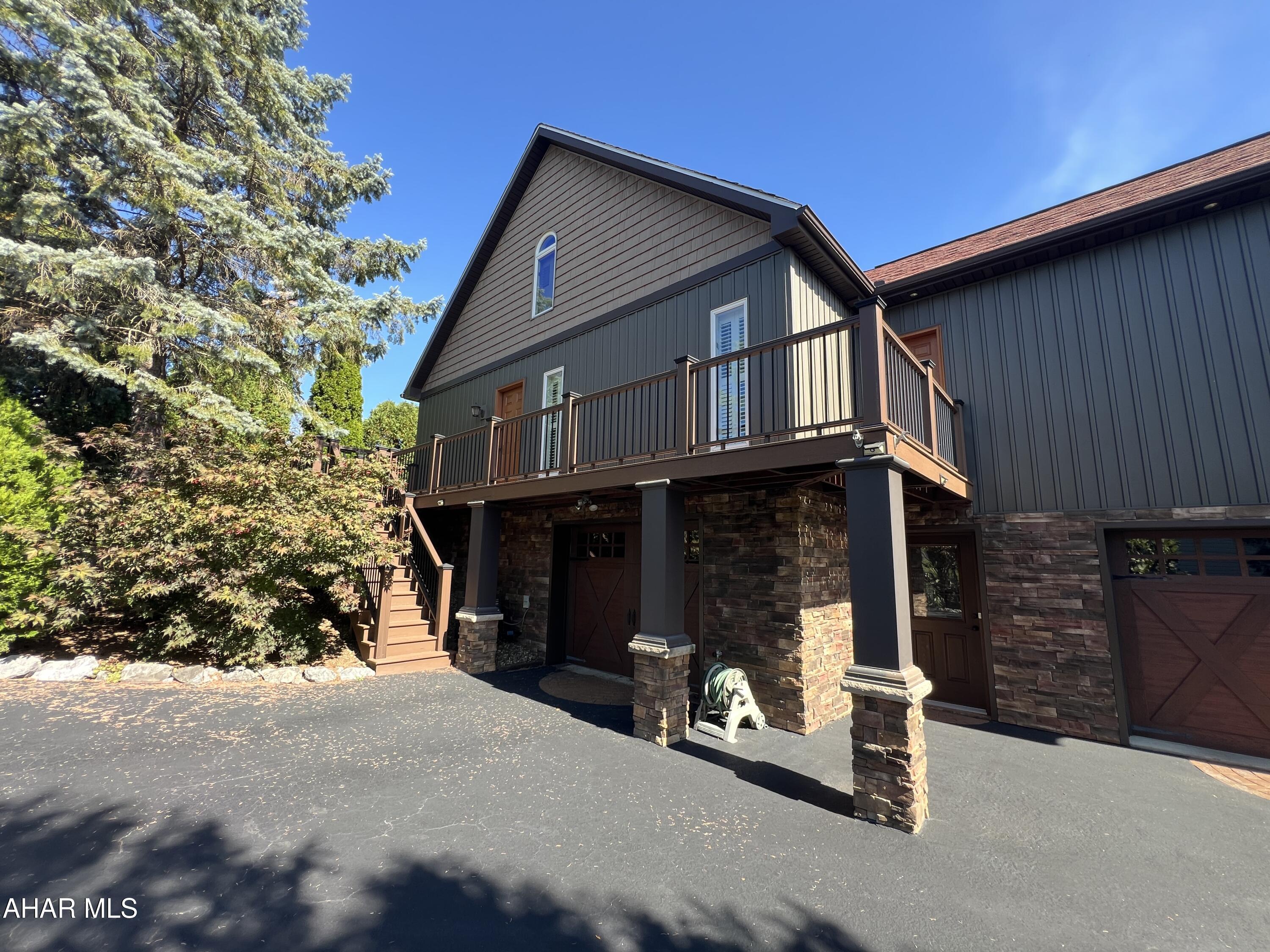 Holliday Heights - Residential