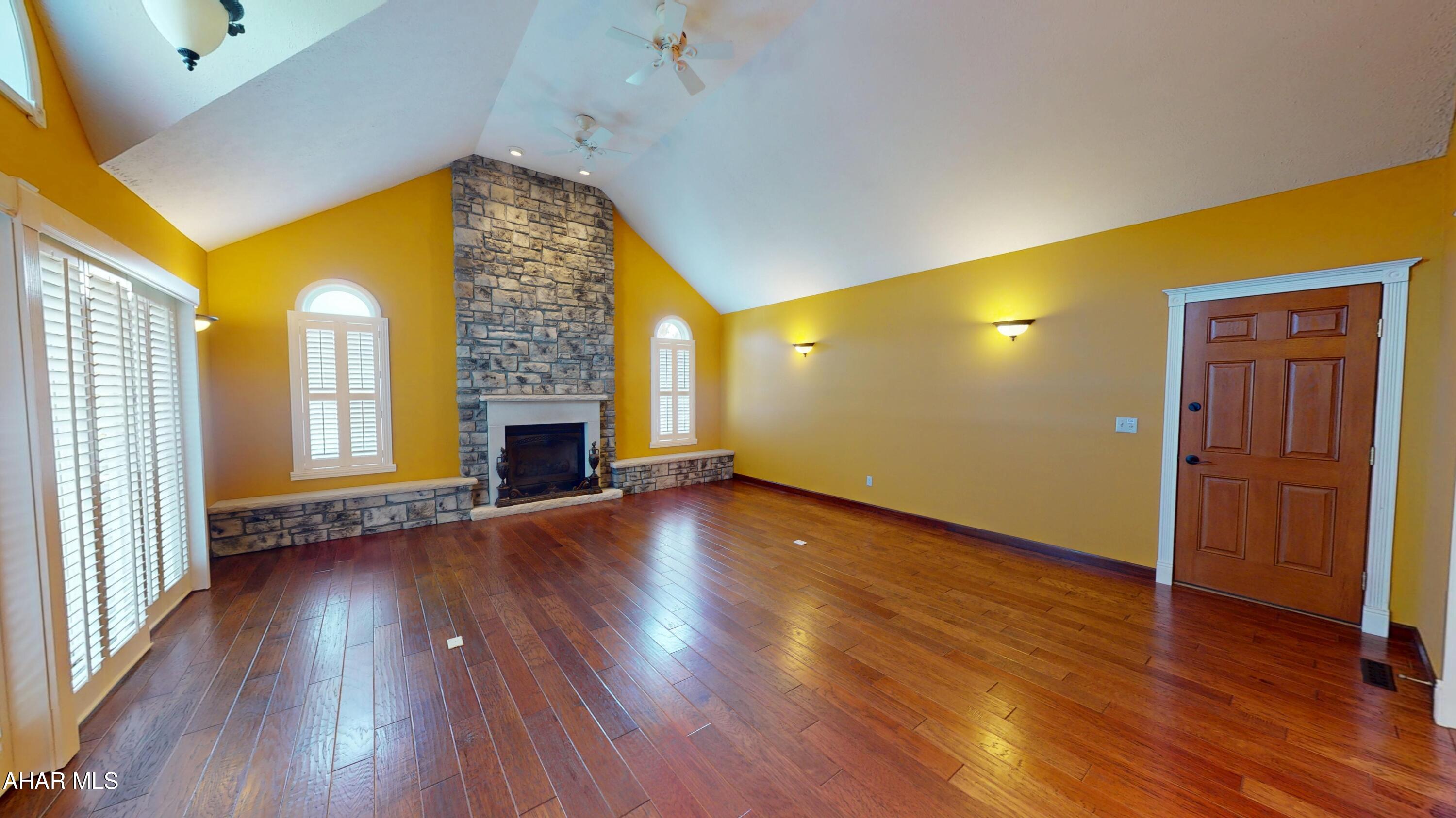 Holliday Heights - Residential