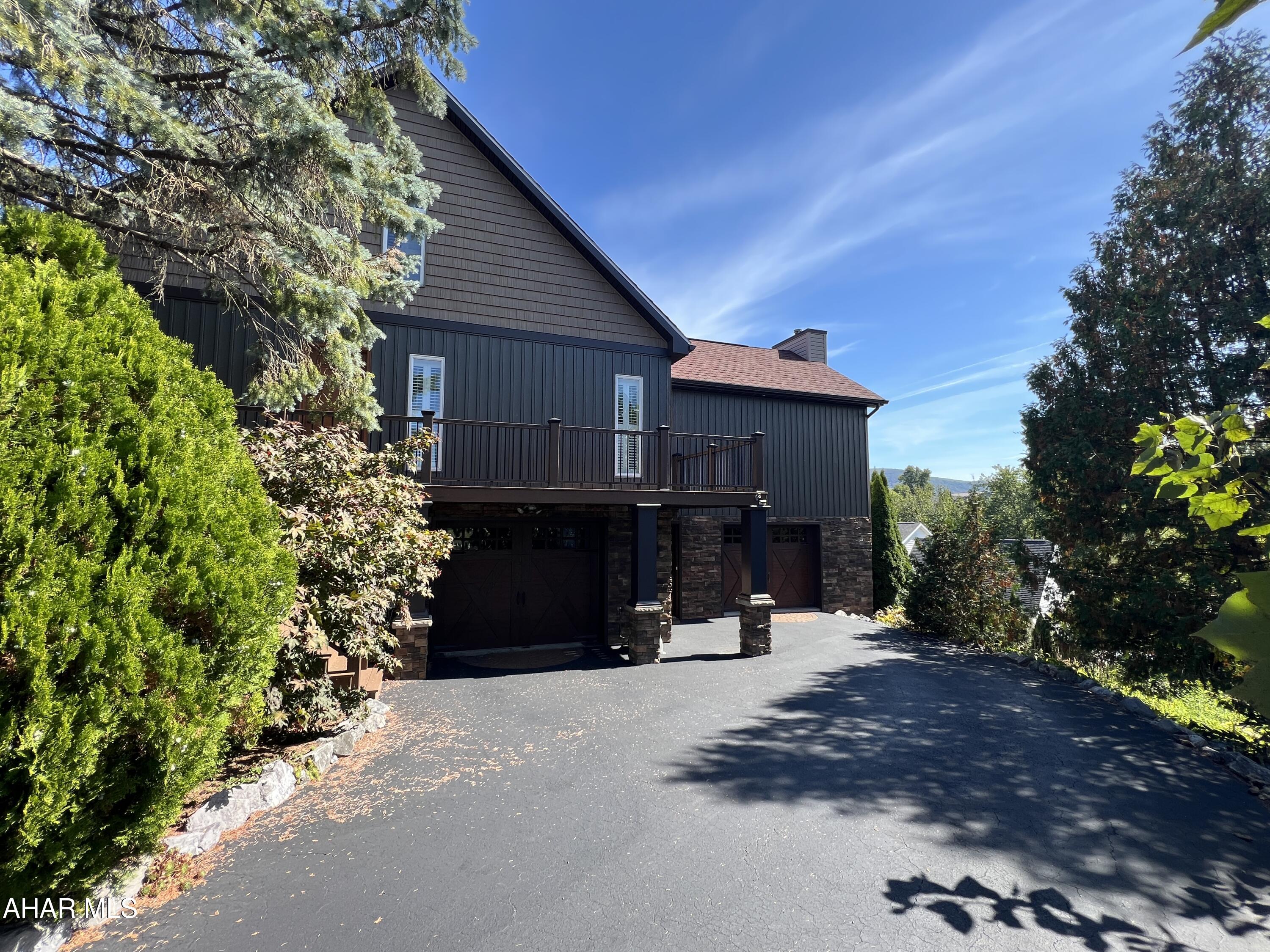 Holliday Heights - Residential