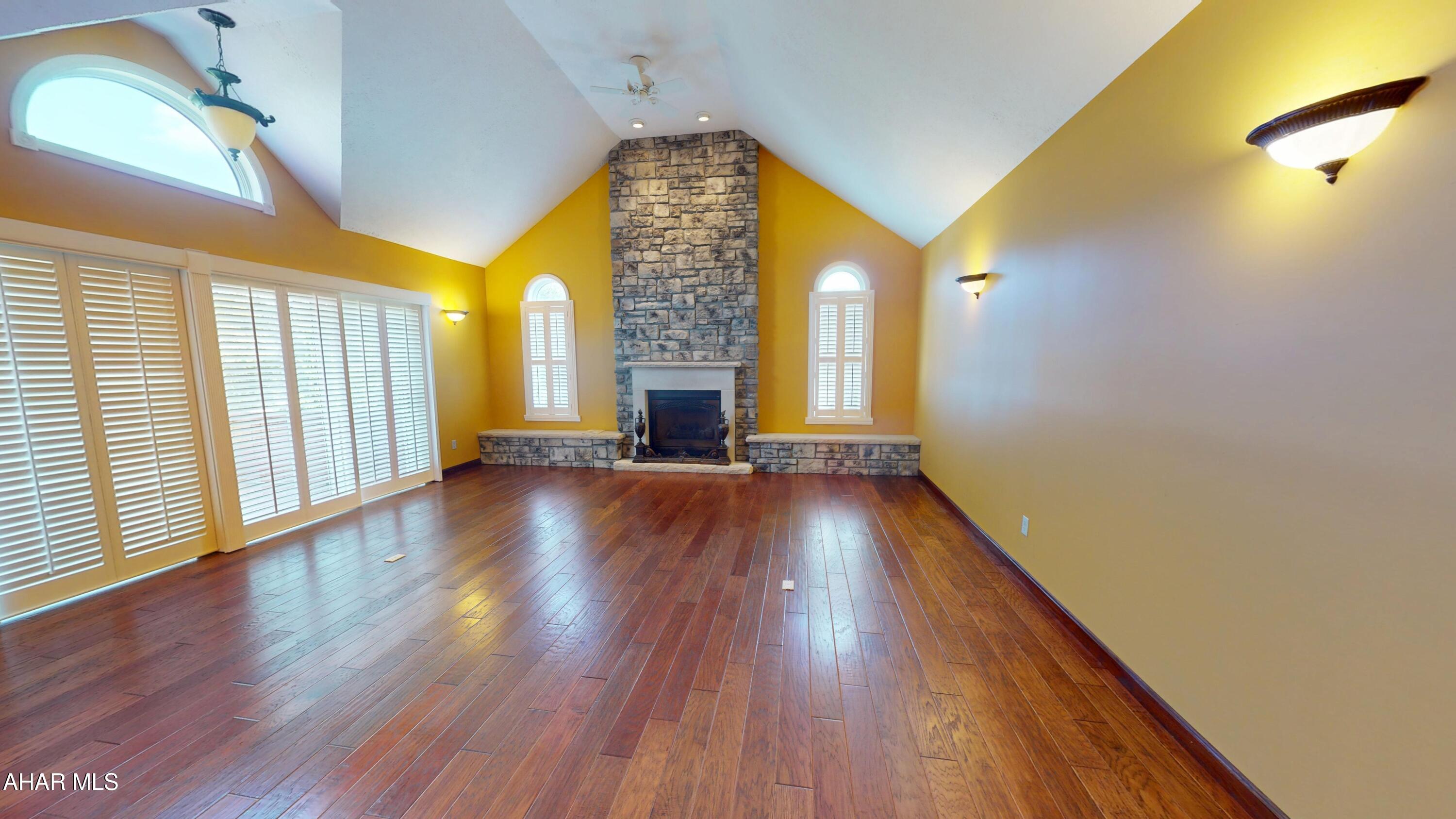 Holliday Heights - Residential