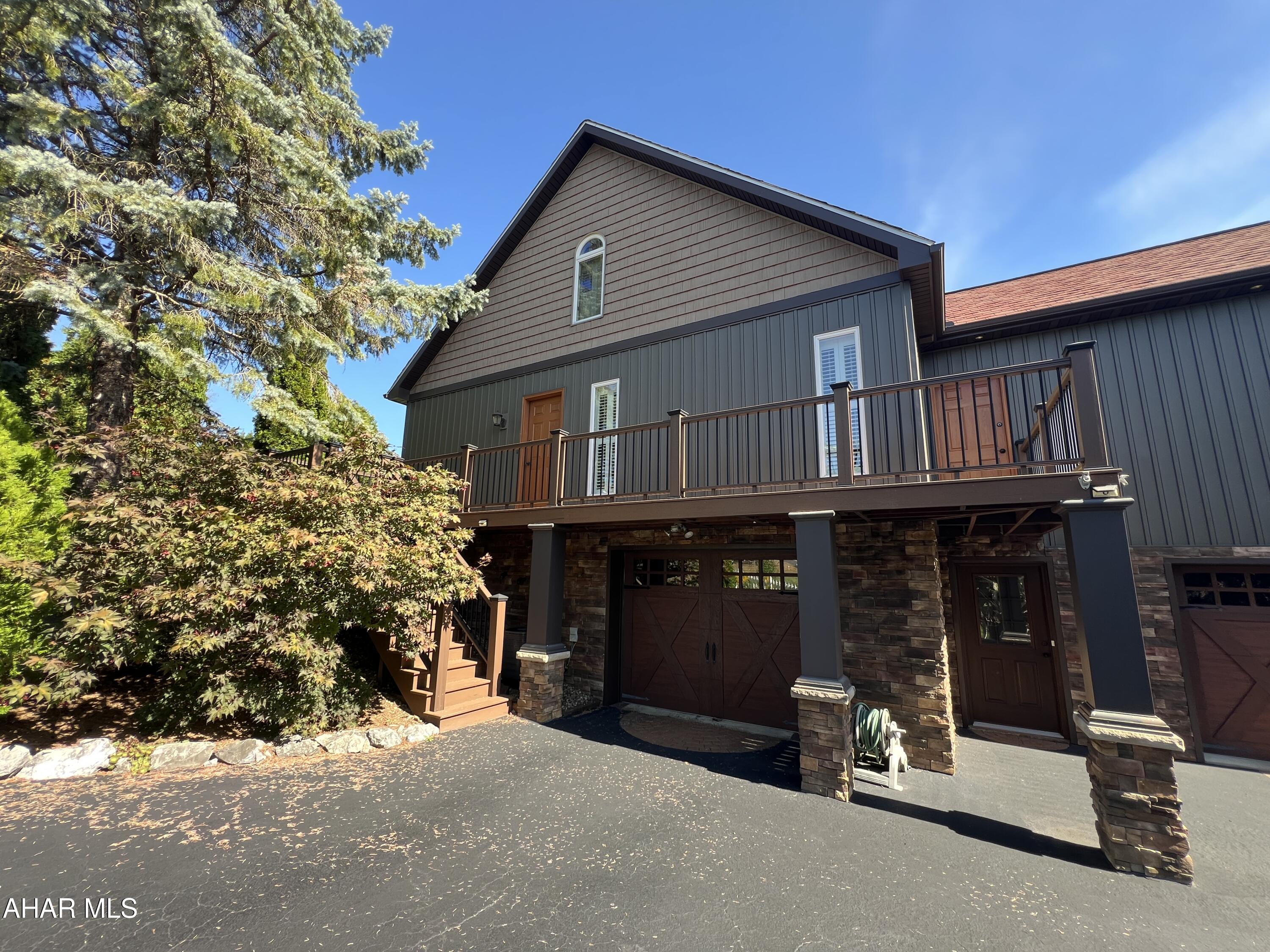 Holliday Heights - Residential