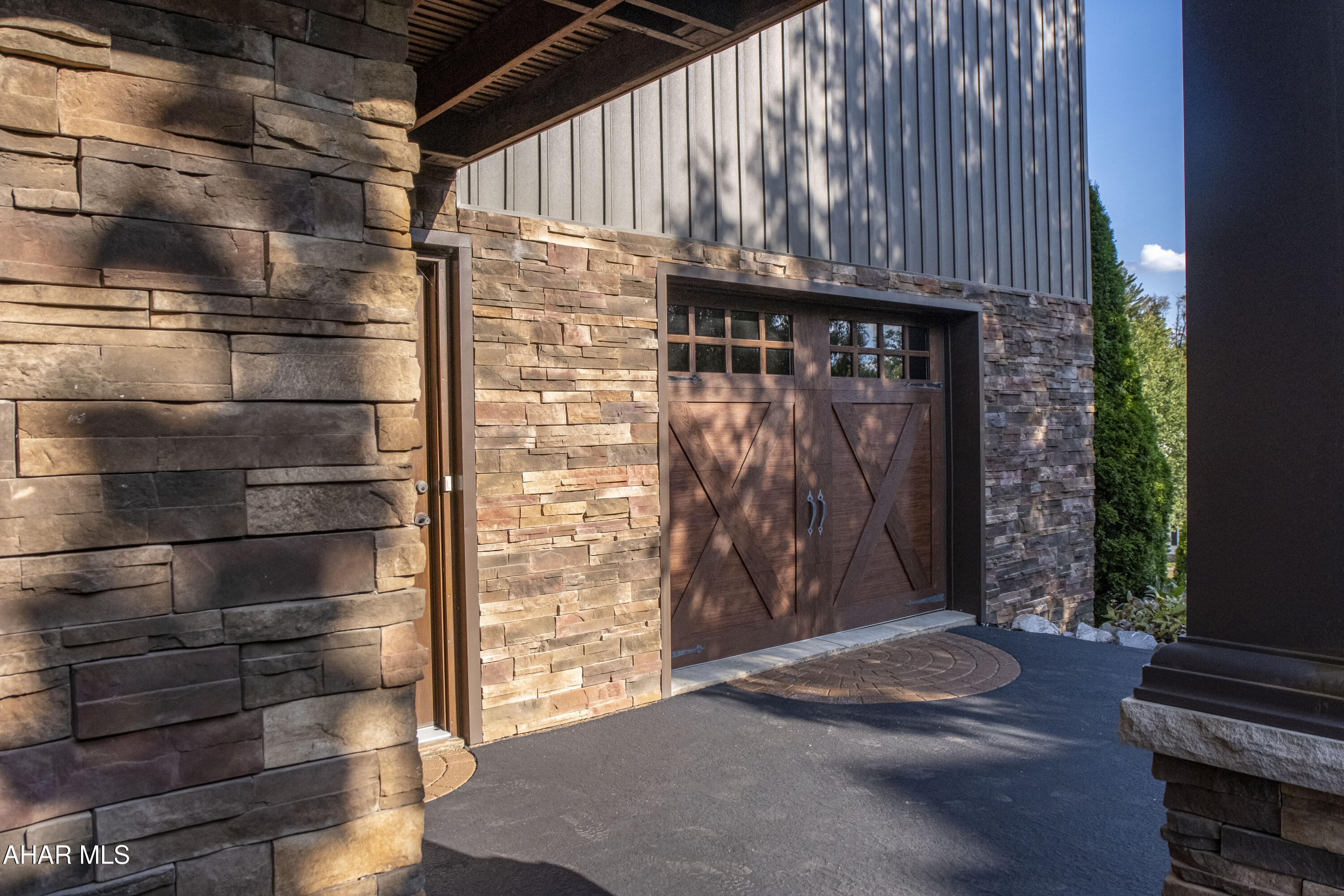 Holliday Heights - Residential