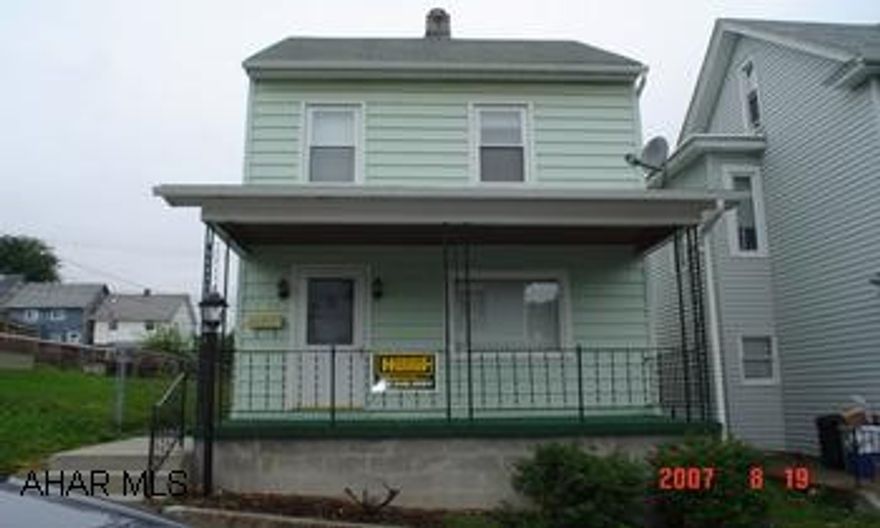 Nice 2 bedroom 1 bath home. Move in condition.  Call Kim @ 934-7158