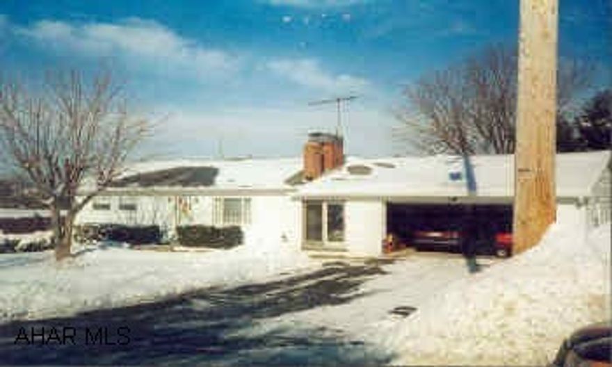 GREAT 2+BR W/FAM RM ADDITION IN REAR W/FULL BSMT.